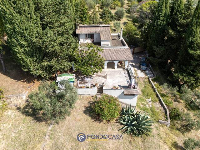Villa in vendita a Poli RM
