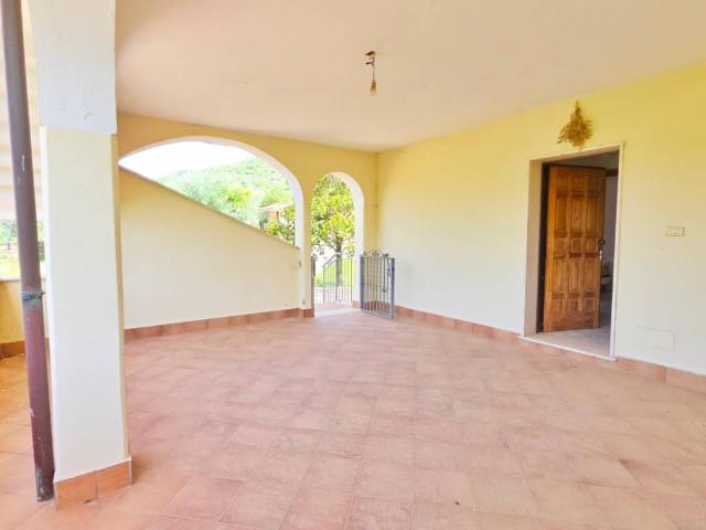 Villa in vendita a Poli RM