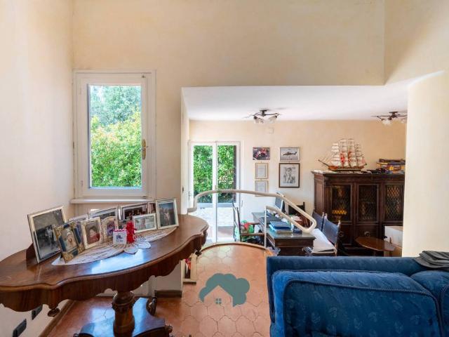 Villa in vendita a Poli RM