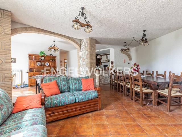 Villa in vendita a Poli RM