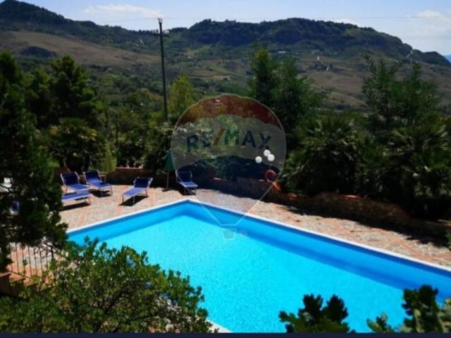 Villa in vendita a Polizzi Generosa