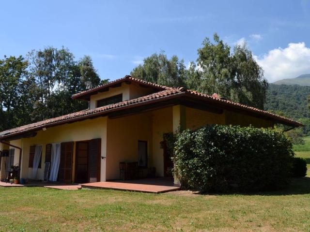 Villa in vendita a Pollone BI
