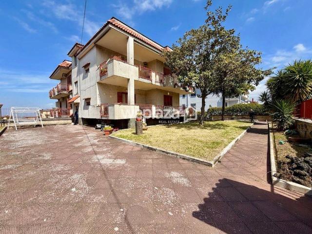 Villa in vendita a Pollena Trocchia NA