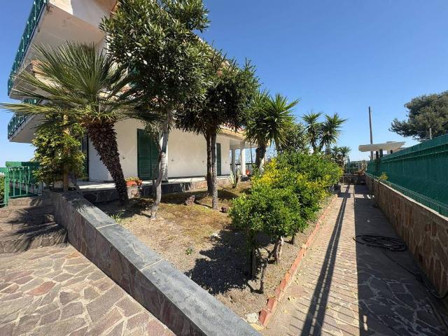 Villa in vendita a Pollena Trocchia NA