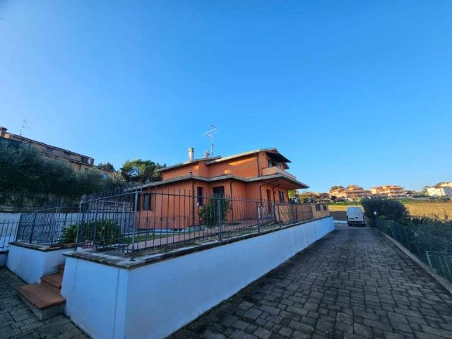 Villa in vendita a Polverigi AN