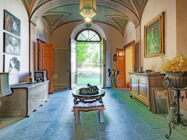Villa in vendita a Pomarance, Lustignano 800m² Pomarance