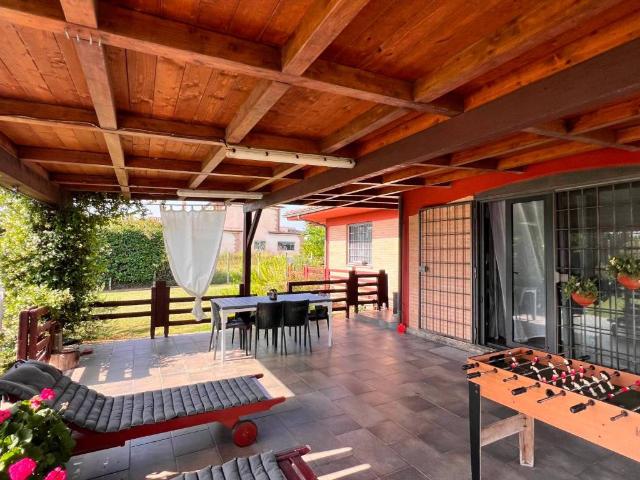 Villa in vendita a Pomezia RM