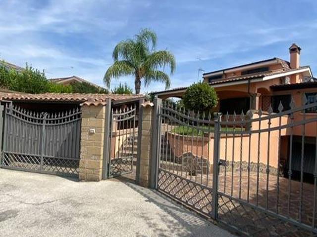 Villa in vendita a Pomezia RM