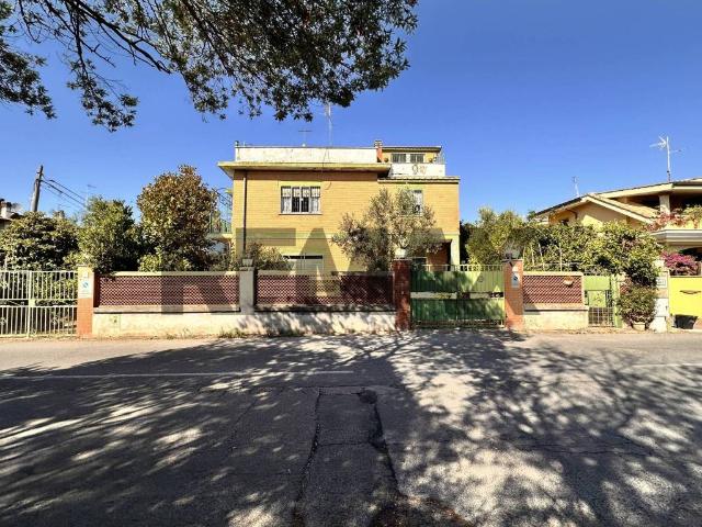 Villa in vendita a Pomezia RM