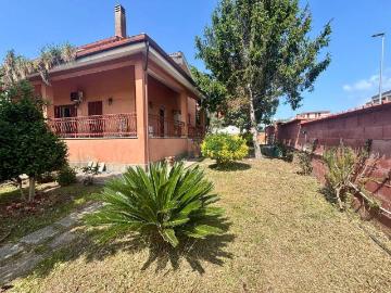 Villa in vendita a Pomezia RM