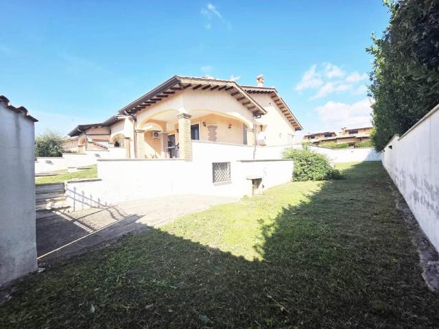 Villa in vendita a Pomezia RM