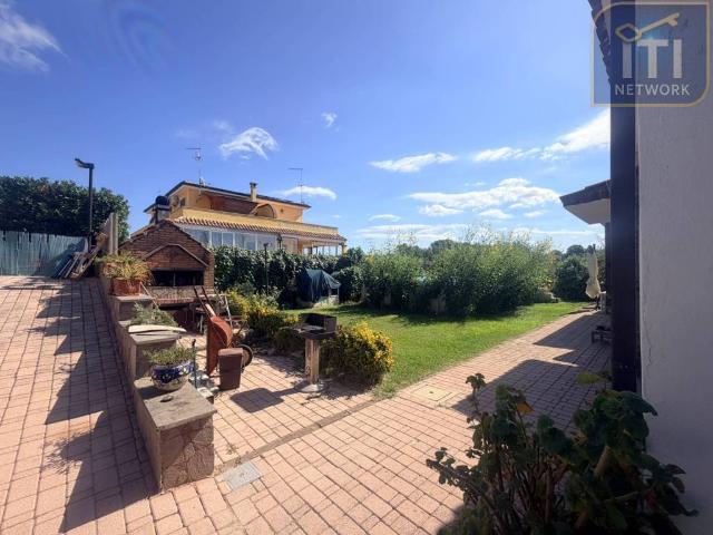 Villa in vendita a Pomezia RM