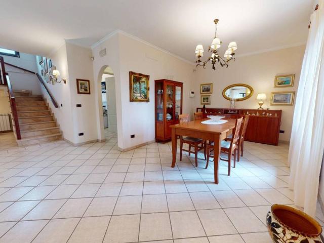 Villa in vendita a Pomigliano d'Arco NA