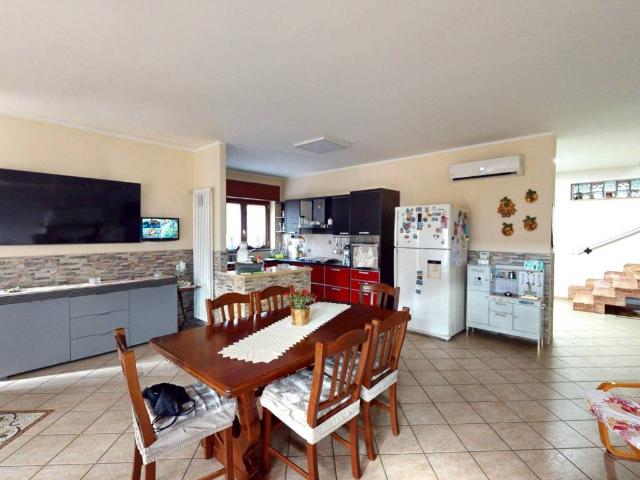 Villa in vendita a Pomigliano d'Arco NA