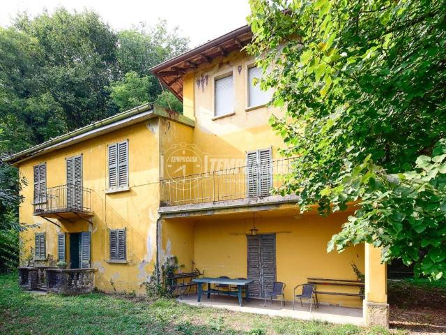 Villa in vendita a Ponte Lambro CO