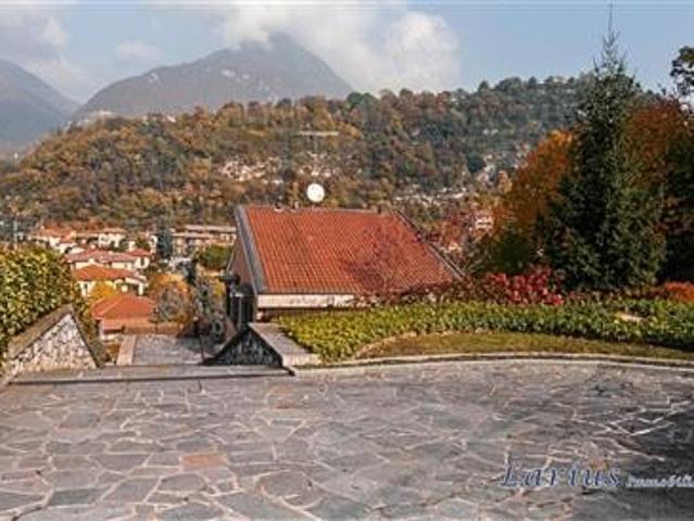 Villa in Vendita a Ponte Lambro
