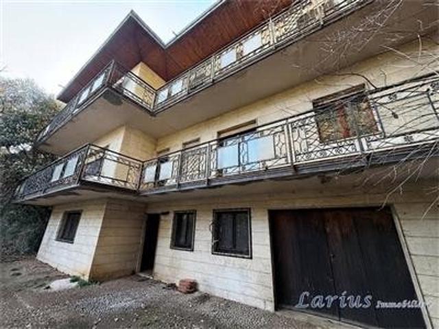 Villa in Vendita a Ponte Lambro