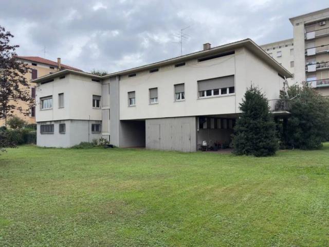 Villa in vendita a Ponte San Pietro BG