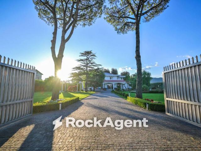 Villa in vendita a Pontecagnano Faiano SA
