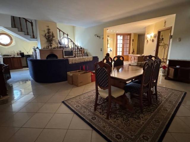 Villa in vendita a Pontenure PC