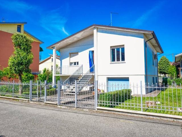 Villa in vendita a Pontenure PC