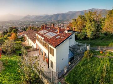 Villa in vendita a Ponteranica BG