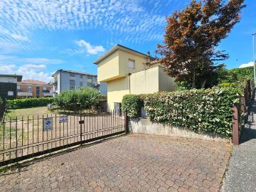 Villa in vendita a Ponteranica BG