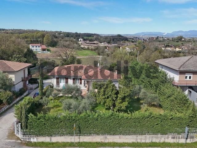 Villa in vendita a Ponti sul Mincio MN