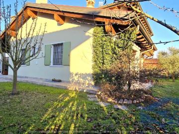 Villa in vendita a Ponti sul Mincio MN