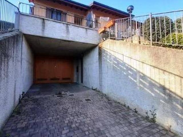 Villa in vendita a Pontida BG