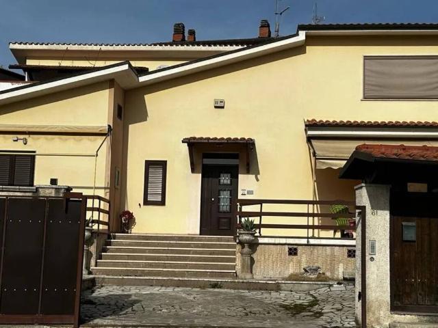 Villa in vendita a Popoli PE
