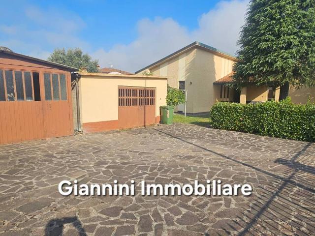 Villa in vendita a Porcari LU