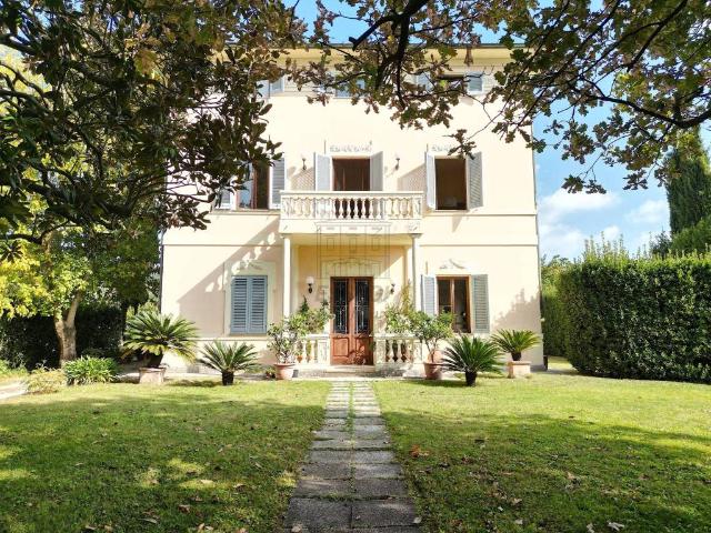 Villa in vendita a Porcari LU