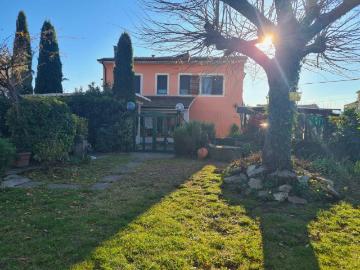 Villa in vendita a Porcari LU