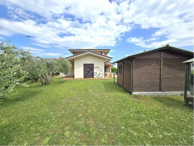 Villa in vendita a Porcari LU