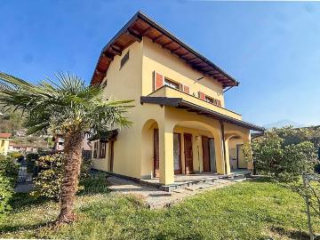 Villa in vendita a Porlezza CO