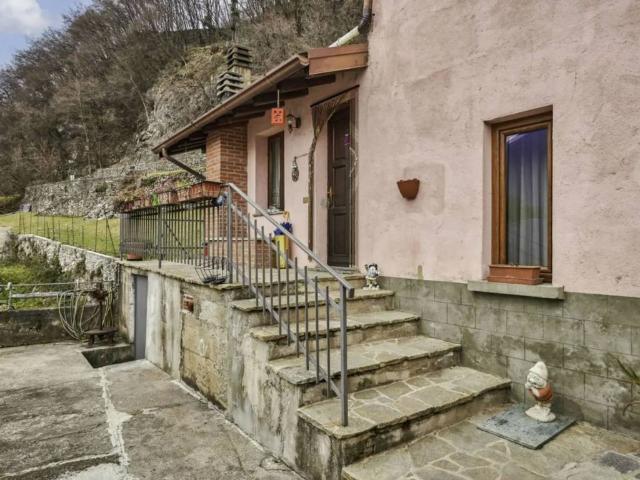 Villa in vendita a Porlezza CO