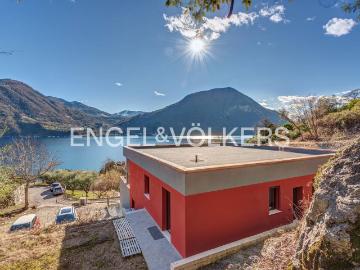 Villa in vendita a Porlezza CO