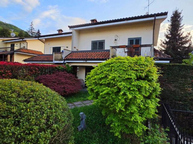 Villa in vendita a Bisuschio VA