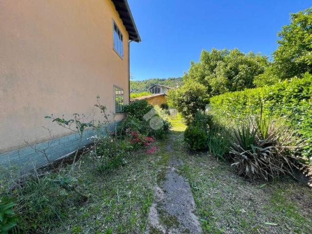 Villa in vendita a Porto Ceresio VA