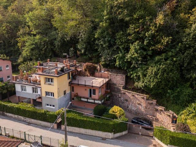 Villa in vendita a Porto Ceresio VA