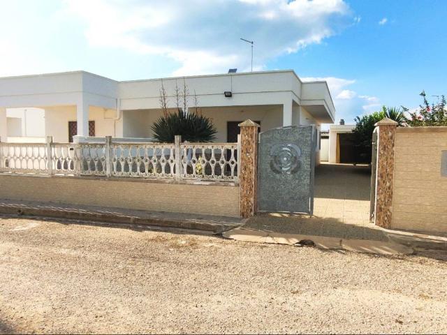 Villa in vendita a Porto Cesareo LE