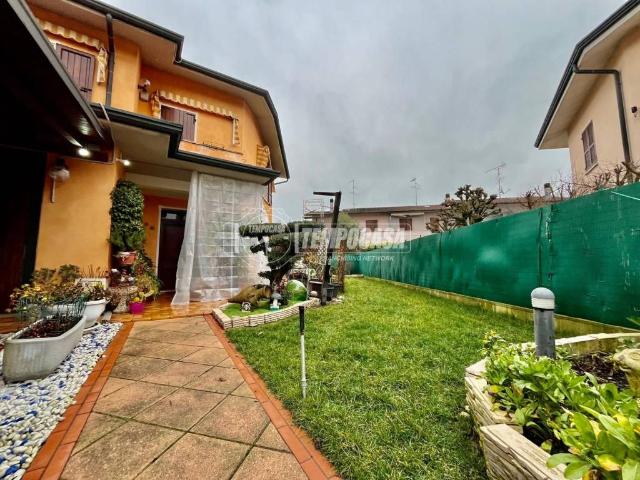 Villa in vendita a Porto Mantovano MN