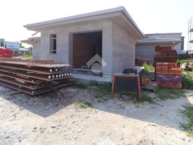 Villa in vendita a Porto Mantovano MN