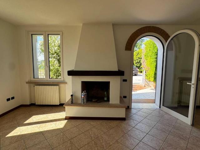 Villa in vendita a Porto Mantovano MN
