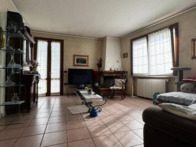 Villa in vendita a Porto Mantovano MN