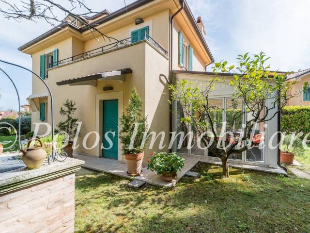 Villa in vendita a Porto San Giorgio FM