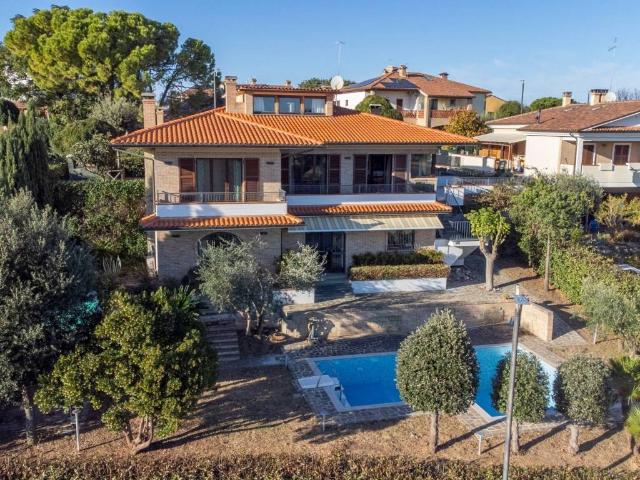 Villa in vendita a Porto Recanati MC