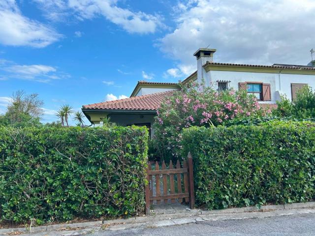Villa in vendita a Porto Recanati MC