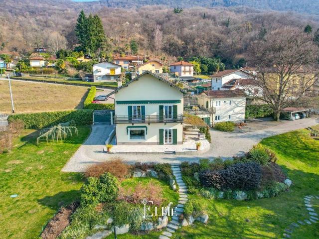 Villa in vendita a Porto Valtravaglia VA